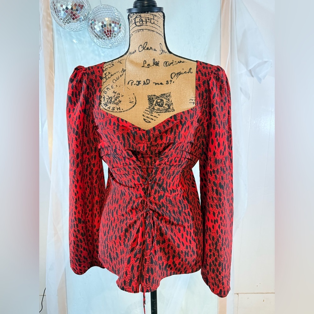 Unique top